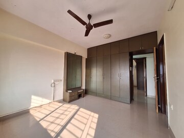 Room in 3 BHK Apartment at Elco Residency, Bandra West – for Sale