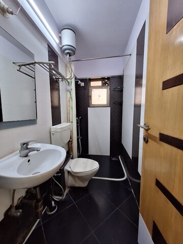 Team Area in 3 BHK Apartment at Elco Residency, Bandra West – for Sale