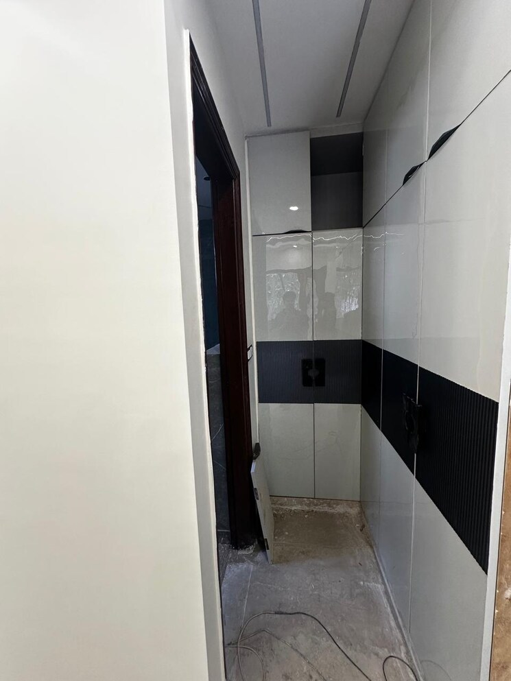 undefined, east patel nagar 3 Bedroom 1574 Sq.Ft. Apartment In East Patel Nagar Delhi 8820560