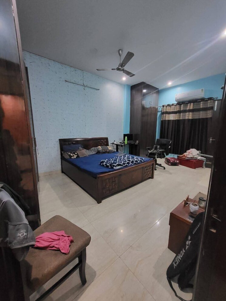 Living Room, gupta-awas 2 Bedroom 104 Sq.Yd. Builder Floor In Sector 43 Gurgaon 8820564