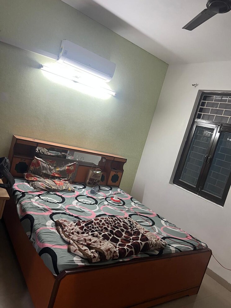 Bedroom, gupta-awas 2 Bedroom 104 Sq.Yd. Builder Floor In Sector 43 Gurgaon 8820564