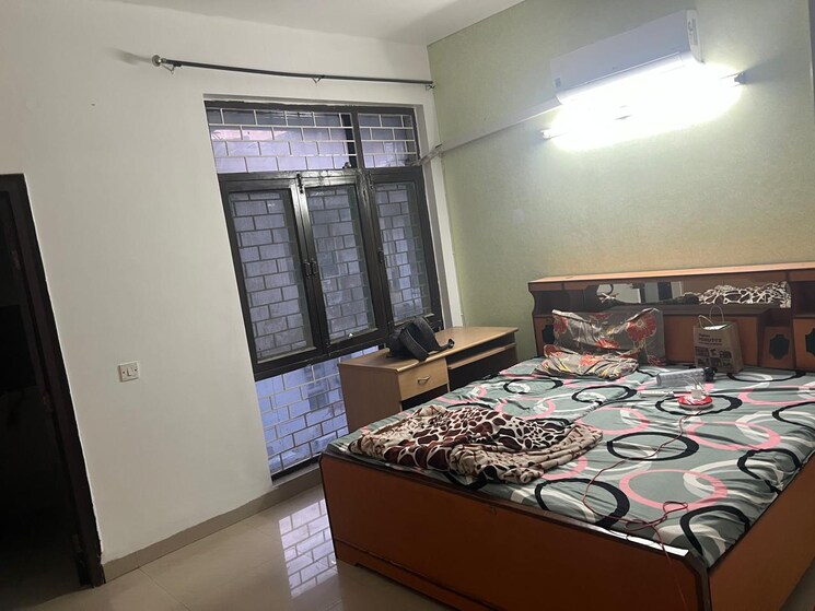 Bedroom, gupta-awas 2 Bedroom 104 Sq.Yd. Builder Floor In Sector 43 Gurgaon 8820564