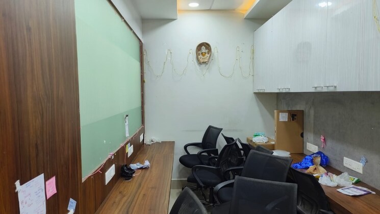 Team Area, circus avenue Commercial Office Space 750 Sq.Ft. In Circus Avenue Kolkata 8820571