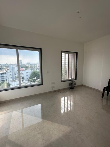 Room in 3 BHK Apartment at Silver Leaf II, Shivajinagar – for Rent