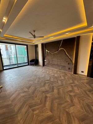 Bedroom in 4 BHK Builder Floor at Dlf Phase I – for Sale