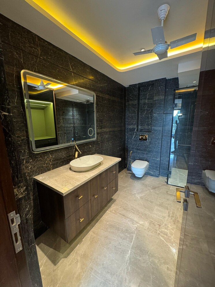 Kitchen, dlf phase i 4 Bedroom 402 Sq.Yd. Builder Floor In Dlf Phase I Gurgaon 8820596