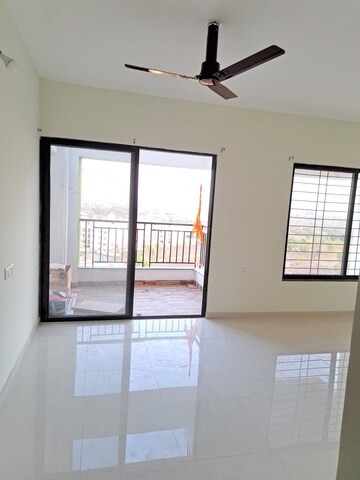 Room in 1.5 BHK Apartment at Gulmohar Serene, Kharadi – for Rent