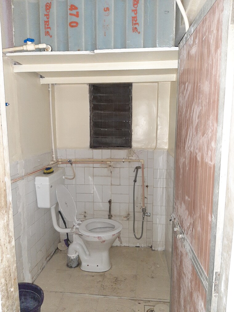 Bathroom, parel-shivneri-chs Studio 225 Sq.Ft. Apartment In Worli Mumbai 8820641