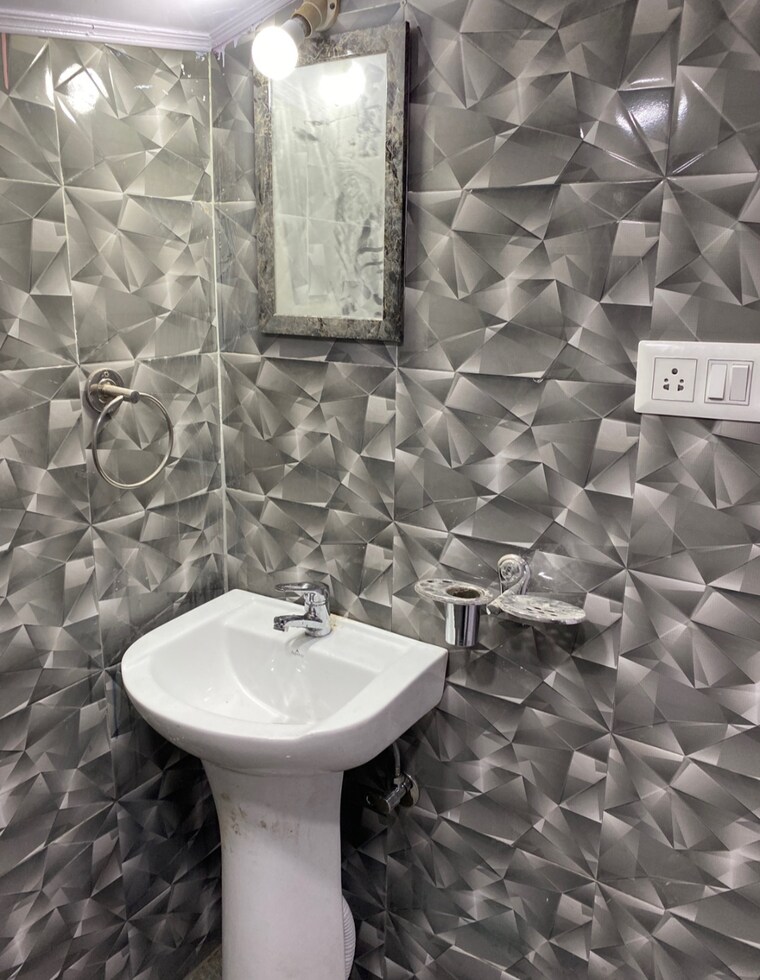 Bathroom, sanjauli 3.5 Bedroom 600 Sq.Ft. Apartment In Sanjauli Shimla 8820675