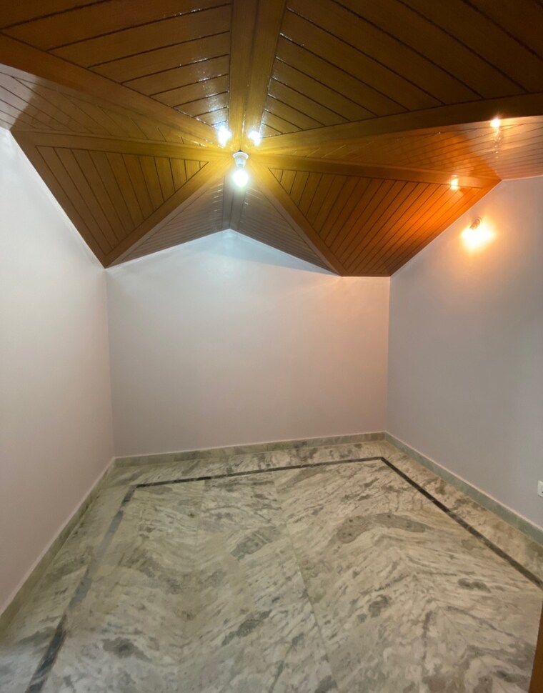 Room, sanjauli 3.5 Bedroom 600 Sq.Ft. Apartment In Sanjauli Shimla 8820675