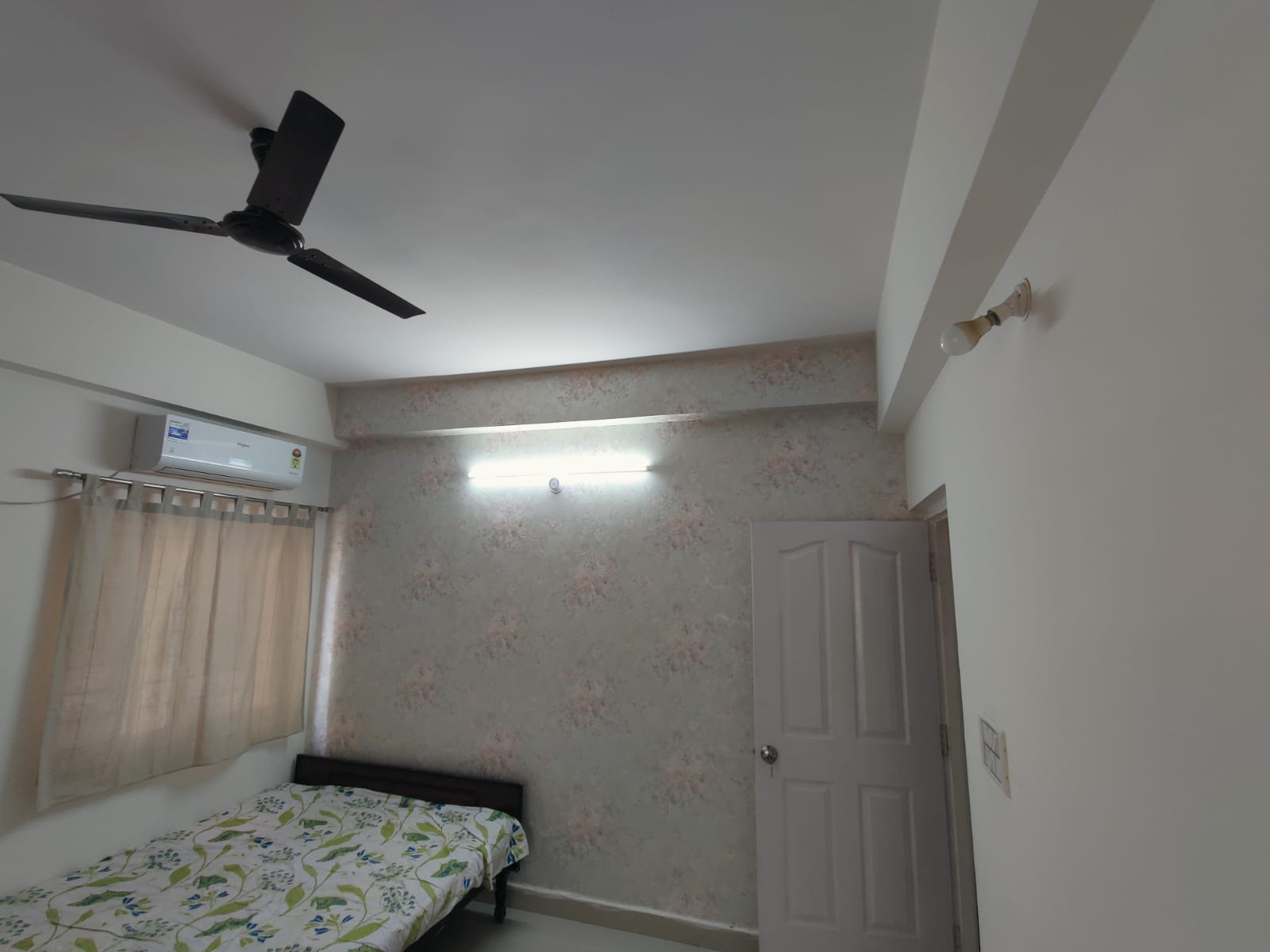 2 BHK + Pooja Room Apartment For Rent in Hari Priya Kondapur
