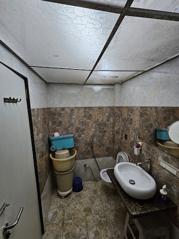 Bathroom in 2 BHK Apartment at Sector 14 Sanpada – for Sale