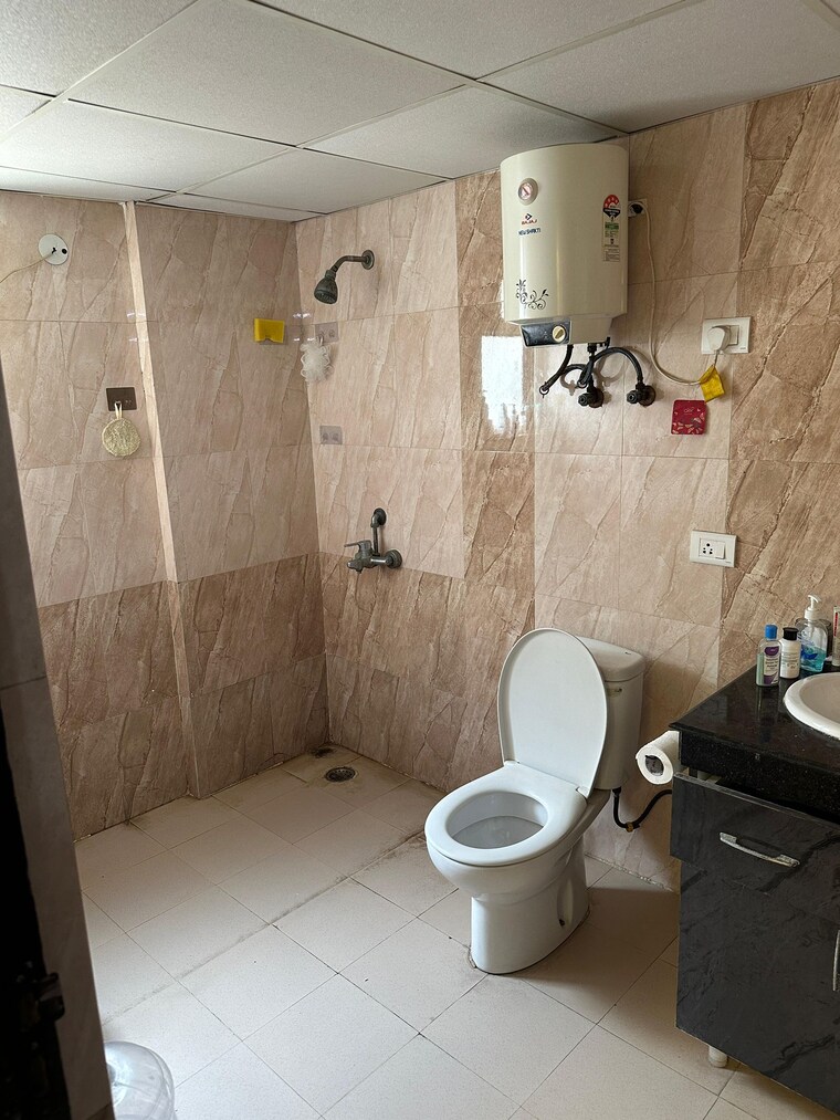 Bathroom, nimbus-the-hyde-park 3 Bedroom 1550 Sq.Ft. Apartment In Sector 78 Noida 8820697