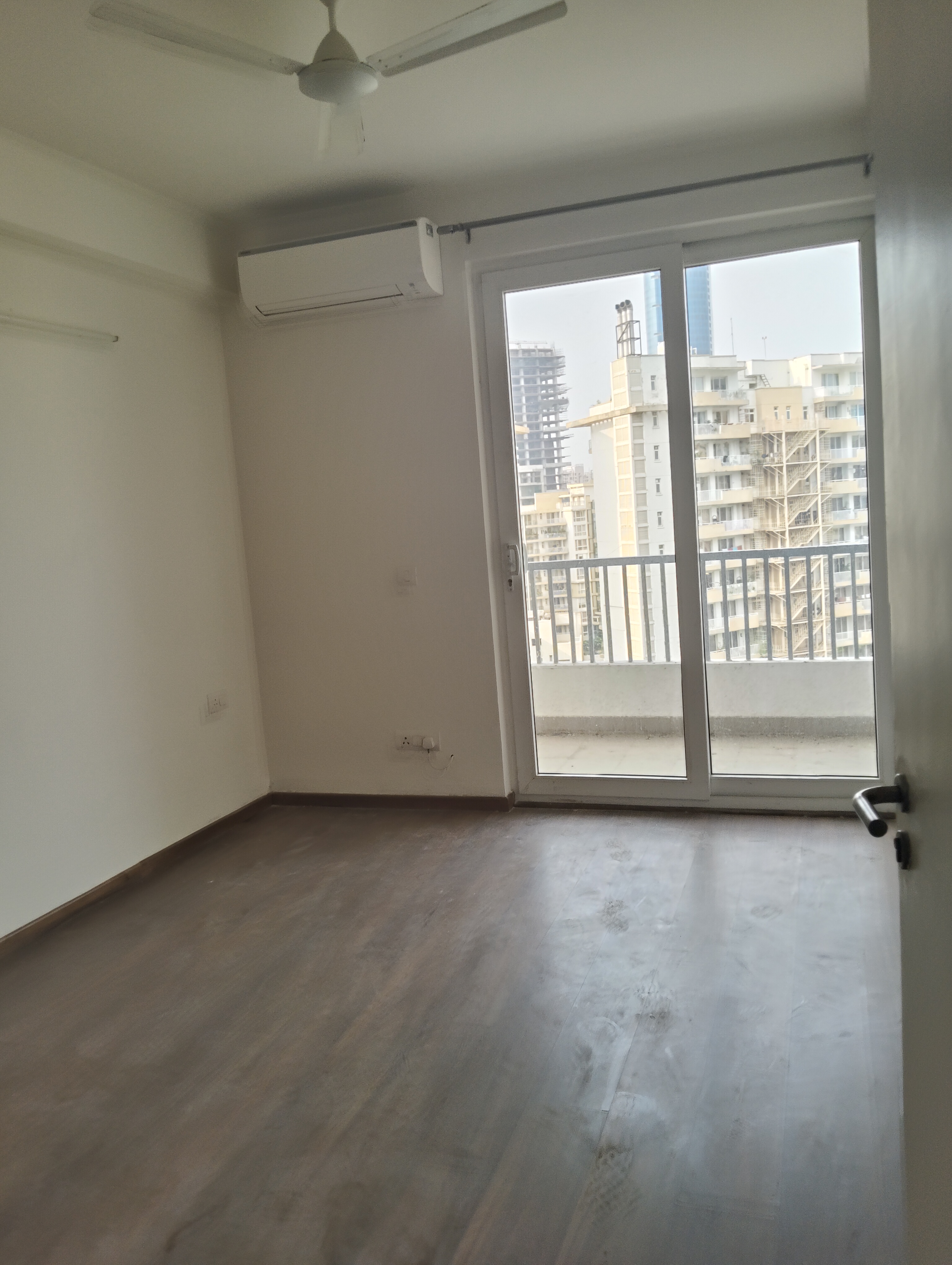 3 BHK + Servant Room Apartment For Rent in Emaar The Enclave