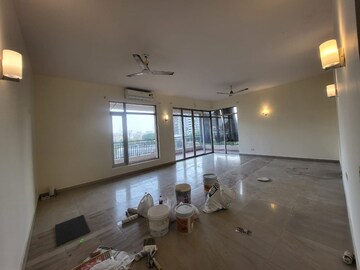 Living Room in 3.5 BHK Apartment at Sector 48 – for Rent
