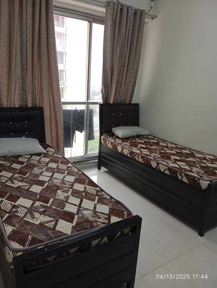 Room, kanakia-spaces-sevens Pg For Boys & Girls In Andheri East 8820723