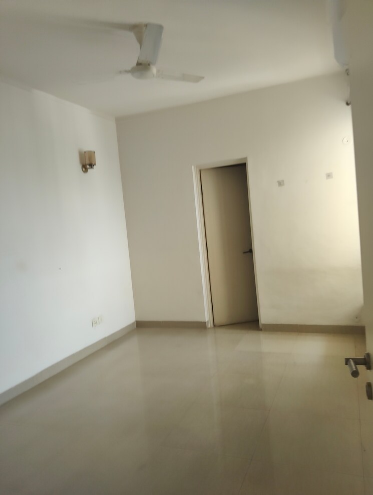 Room, emaar-emerald-estate 3 Bedroom 1310 Sq.Ft. Apartment In Sector 65 Gurgaon 8820725