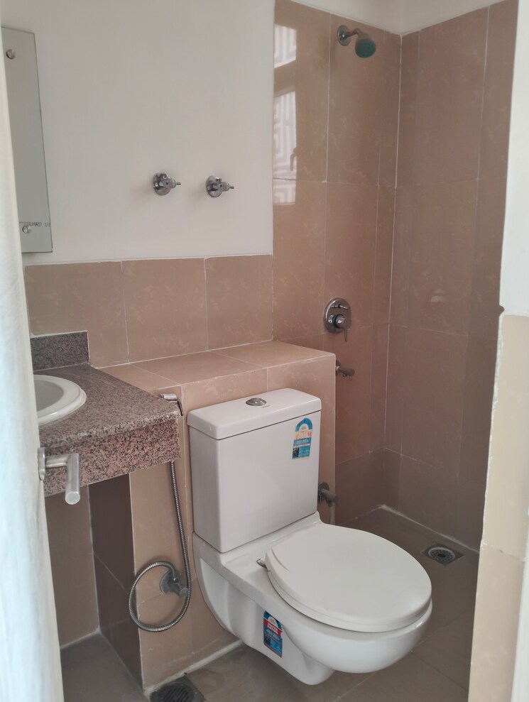 Bathroom, emaar-emerald-estate 3 Bedroom 1310 Sq.Ft. Apartment In Sector 65 Gurgaon 8820725