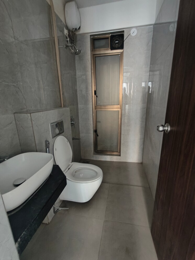Bathroom, raymond-ten-x-habitat 2 Bedroom 644 Sq.Ft. Apartment In Pokhran Road No Two Thane 8820732