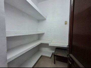 Balcony in 3.5 BHK Builder Floor at RWA Chittaranjan Park Block R, Chittaranjan Park – for Rent