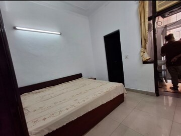 Bedroom in 3.5 BHK Builder Floor at RWA Chittaranjan Park Block R, Chittaranjan Park – for Rent