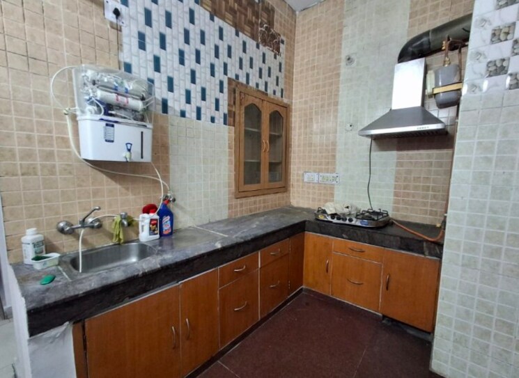 Kitchen, rwa-chittaranjan-park-block-r 3.5 Bedroom 1500 Sq.Ft. Builder Floor In Chittaranjan Park Delhi 8820757