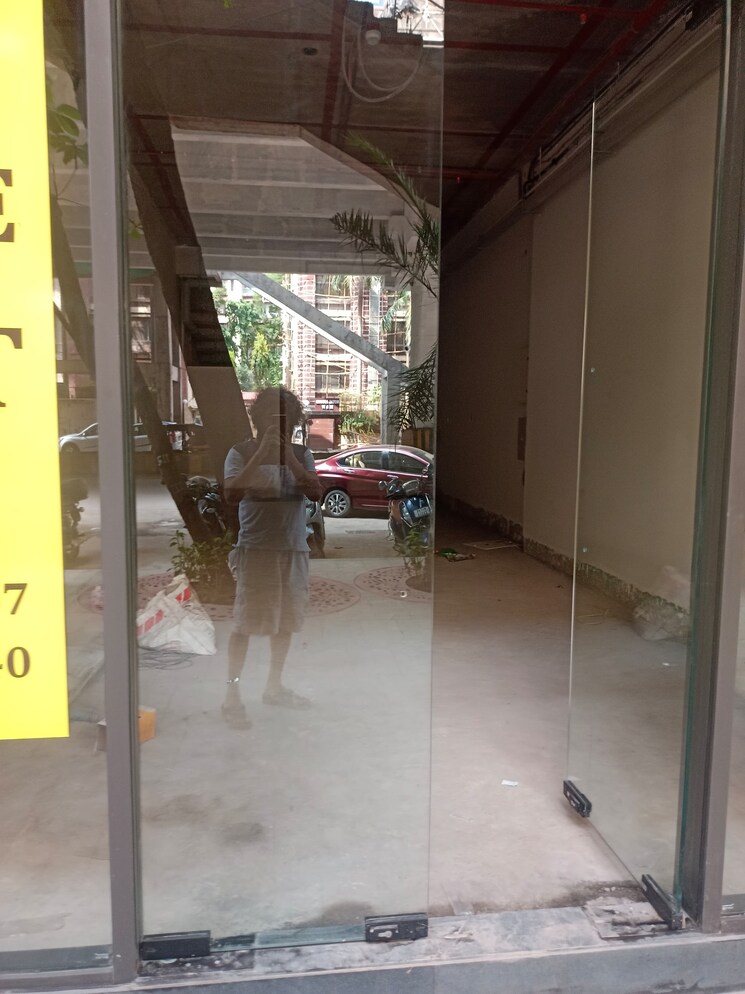  Parking, andheri west Commercial Showroom 1250 Sq.Ft. In Andheri West Mumbai 8820767