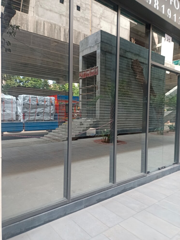 Exterior View, andheri west Commercial Showroom 1250 Sq.Ft. In Andheri West Mumbai 8820767