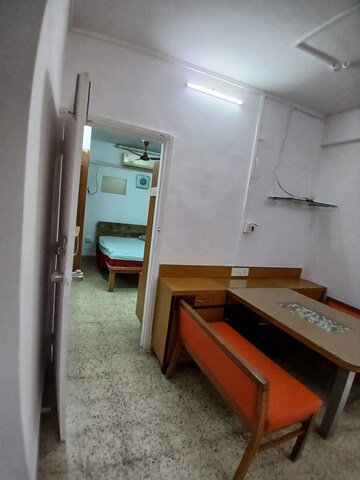 Furnished Amenities in 1 BHK Apartment at Sai Baba Complex Goregaon, Goregaon East – for Rent