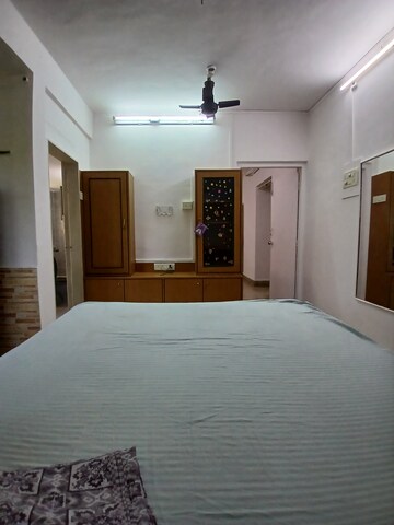 Furnished Amenities in 1 BHK Apartment at Sai Baba Complex Goregaon, Goregaon East – for Rent