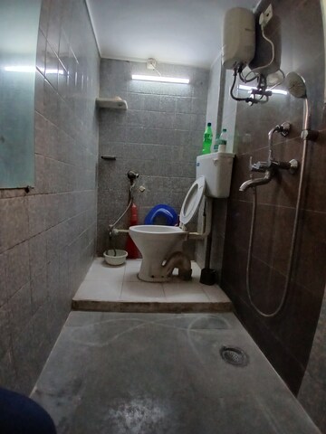 Master Bedroom in 1 BHK Apartment at Sai Baba Complex Goregaon, Goregaon East – for Rent