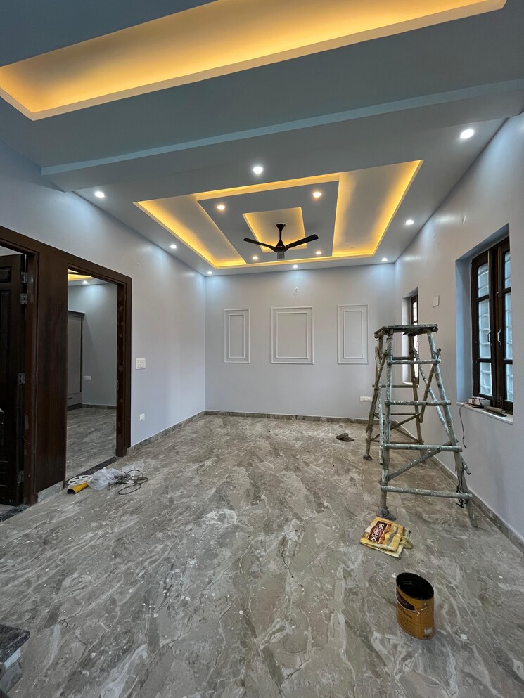  Parking, shimla bypass road 4 Bedroom 153 Sq.Yd. Villa In Shimla Bypass Road Dehradun 8820774