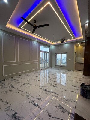 Room in 3.5 BHK Villa at Sahastradhara Road – for Sale