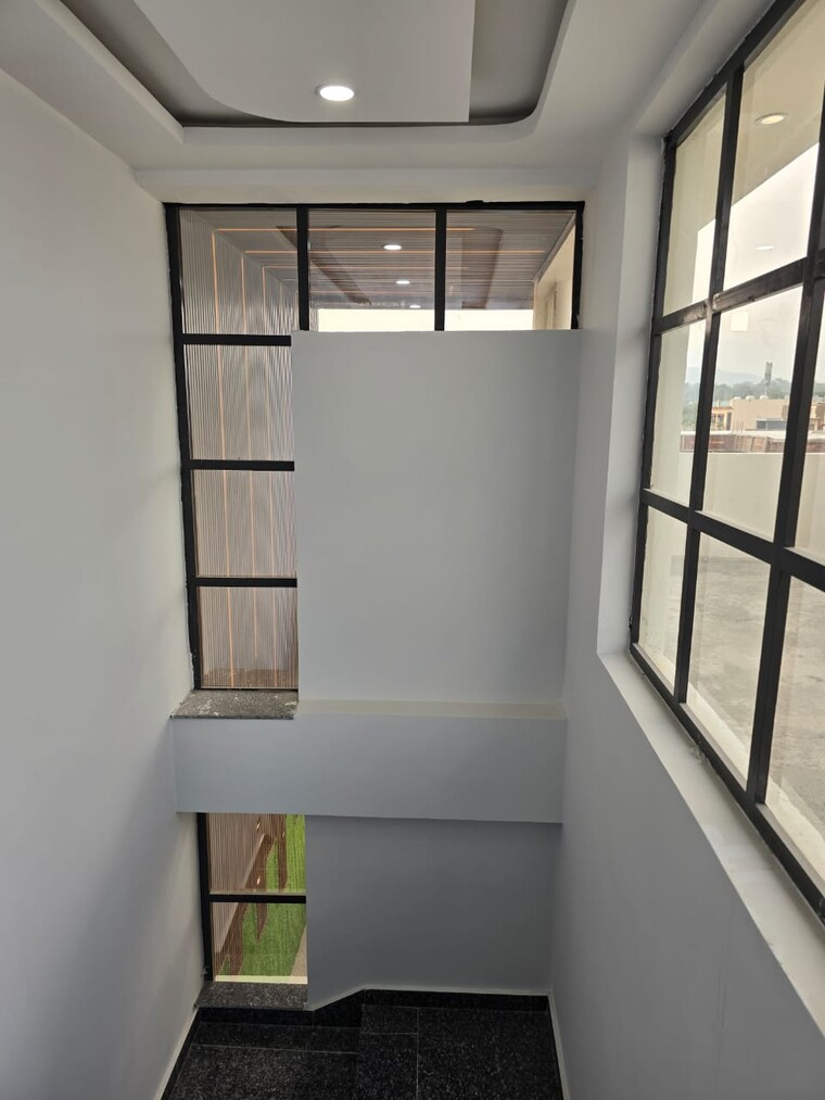 Other, sahastradhara road 3.5 Bedroom 2500 Sq.Ft. Villa In Sahastradhara Road Dehradun 8820790