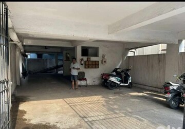Parking in 4 BHK Builder Floor at Sonari – for Sale