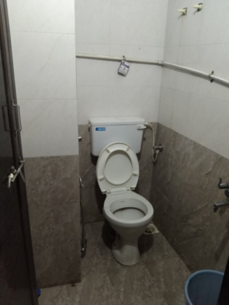 Bathroom, snehprabha-chs 1 RK 400 Sq.Ft. Apartment In Gokhalenagar Pune 8820801