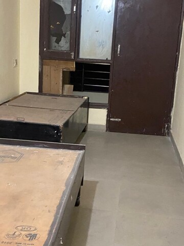 Kitchen in 1.5 BHK Builder Floor at Mayur Vihar – for Rent