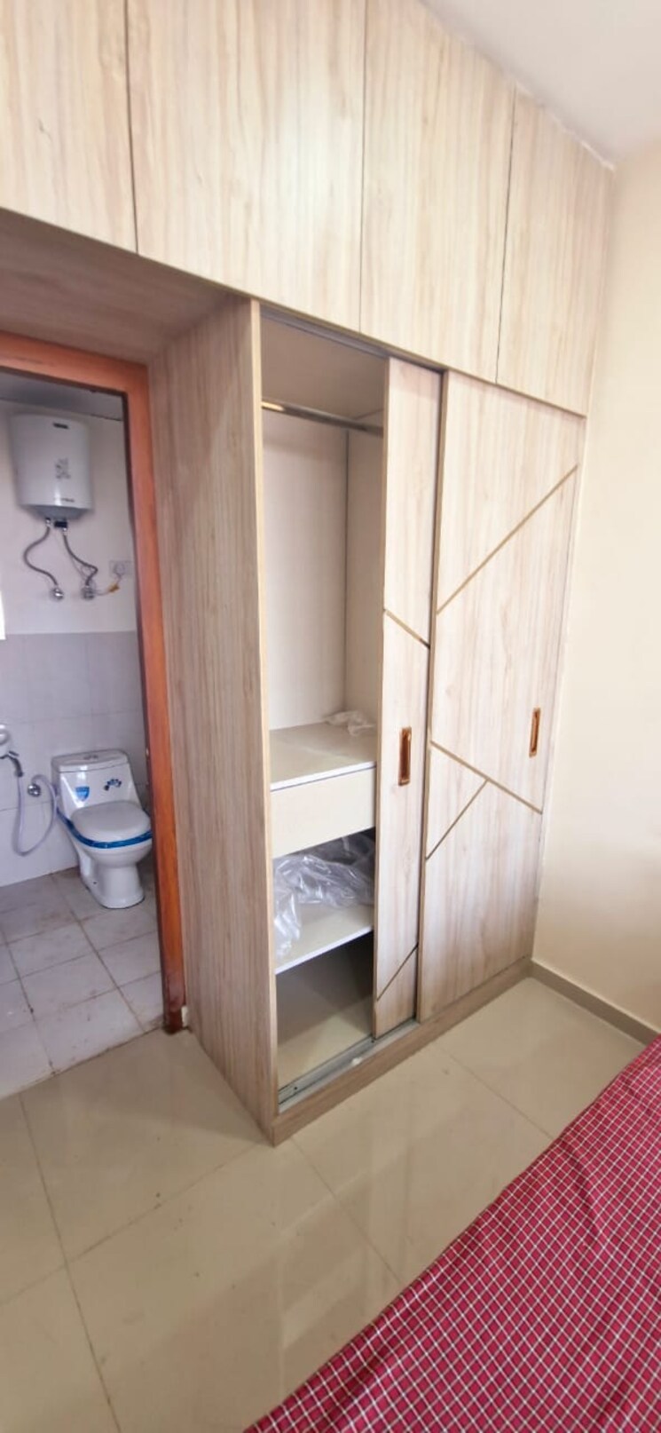 Bathroom, pyramid-fusion-homes 2 Bedroom 680 Sq.Ft. Apartment In Sector 70a Gurgaon 8820806