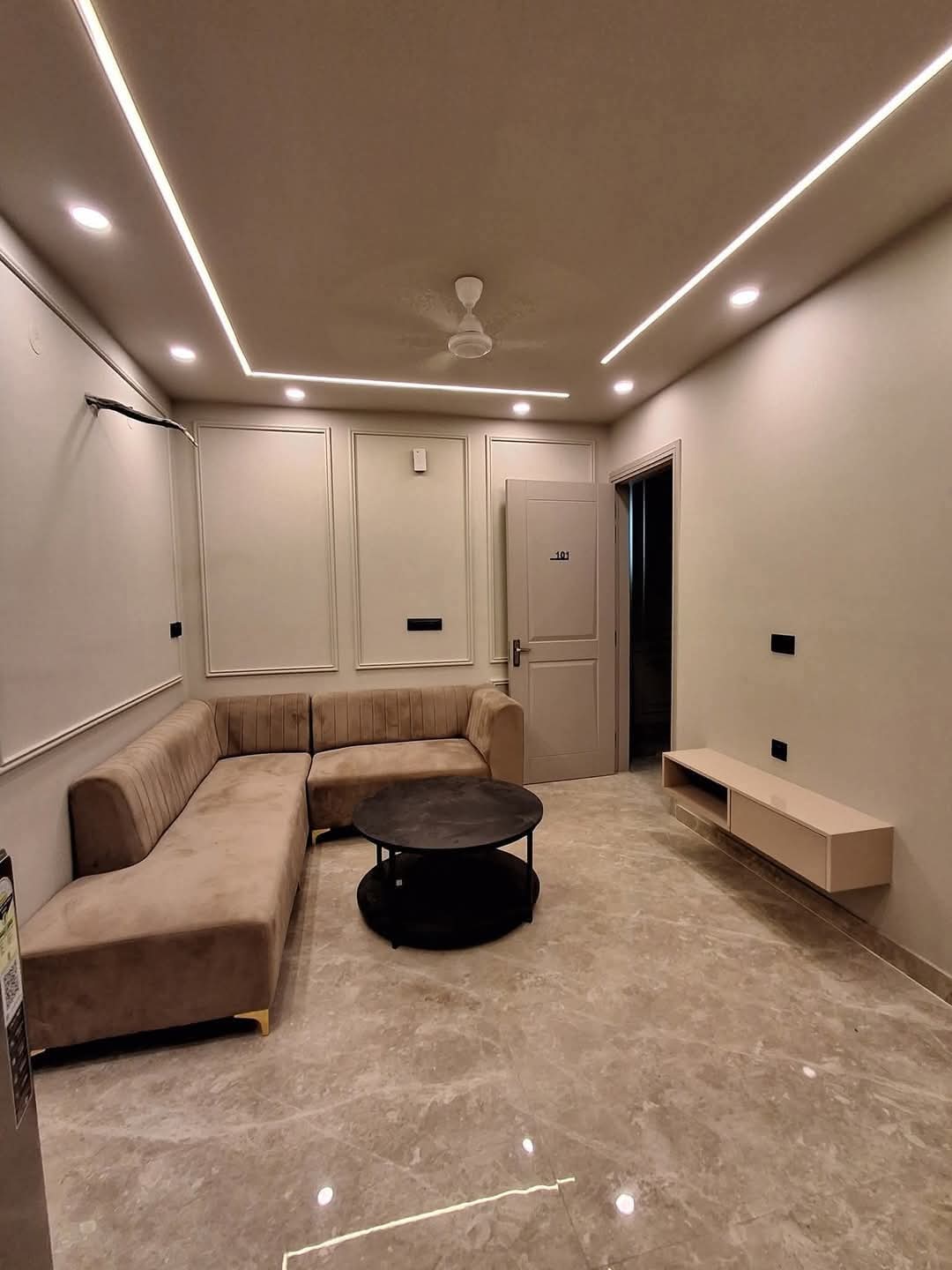 3 BHK Builder Floor For Rent in Sector 45