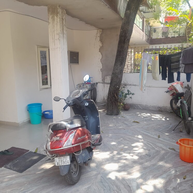  Parking, mayur vihar 3.5 Bedroom 1250 Sq.Ft. Apartment In Mayur Vihar Delhi 8820813