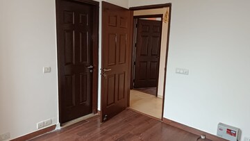 Room in 3.5 BHK Apartment at Sector 50 – for Rent