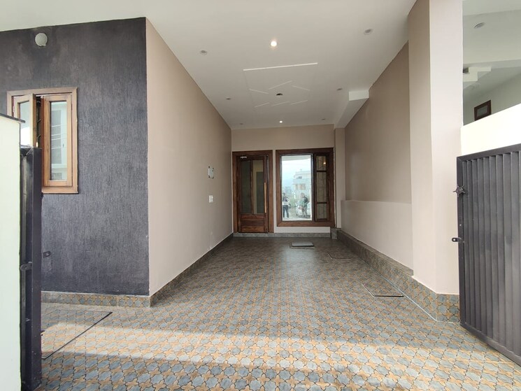 Room, sahastradhara road 3 Bedroom 2400 Sq.Ft. Villa In Sahastradhara Road Dehradun 8820830