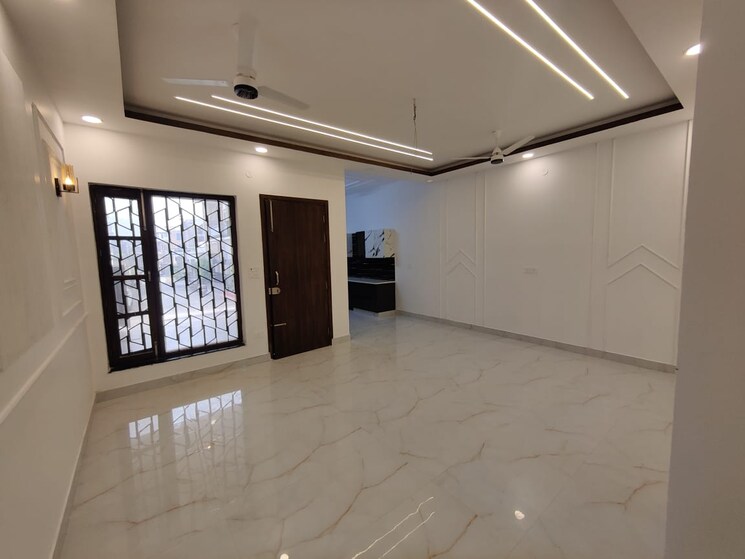 Room, sahastradhara road 3 Bedroom 2400 Sq.Ft. Villa In Sahastradhara Road Dehradun 8820830