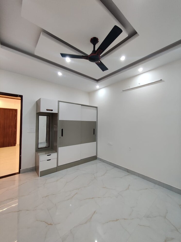 Room, sahastradhara road 3 Bedroom 2400 Sq.Ft. Villa In Sahastradhara Road Dehradun 8820830