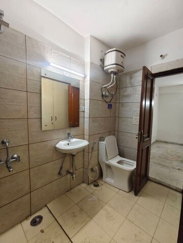 Master Bedroom in 2 BHK Builder Floor at Kamalpur – for Rent