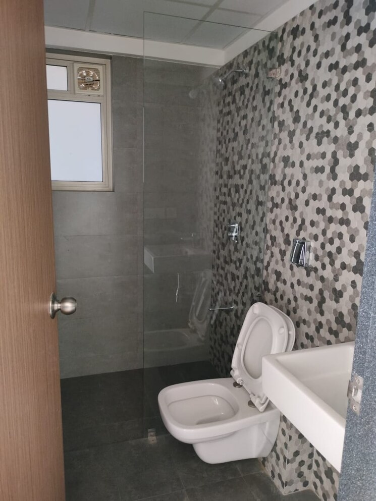 Bathroom, mantra-monarch-phase-2 2 Bedroom 1000 Sq.Ft. Apartment In Balewadi Pune 8820926