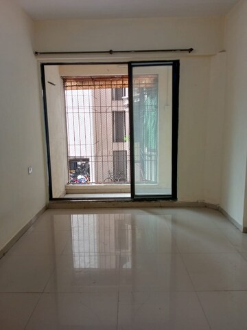 Room in 1 BHK Apartment at Jyoti CHS Ghatkopar, Pant Nagar – for Rent