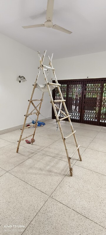 Staircase in 3 BHK Builder Floor at Panchsheel Enclave – for Rent