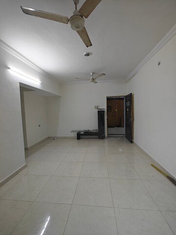 Room in 2 BHK Apartment at Seawoods – for Rent