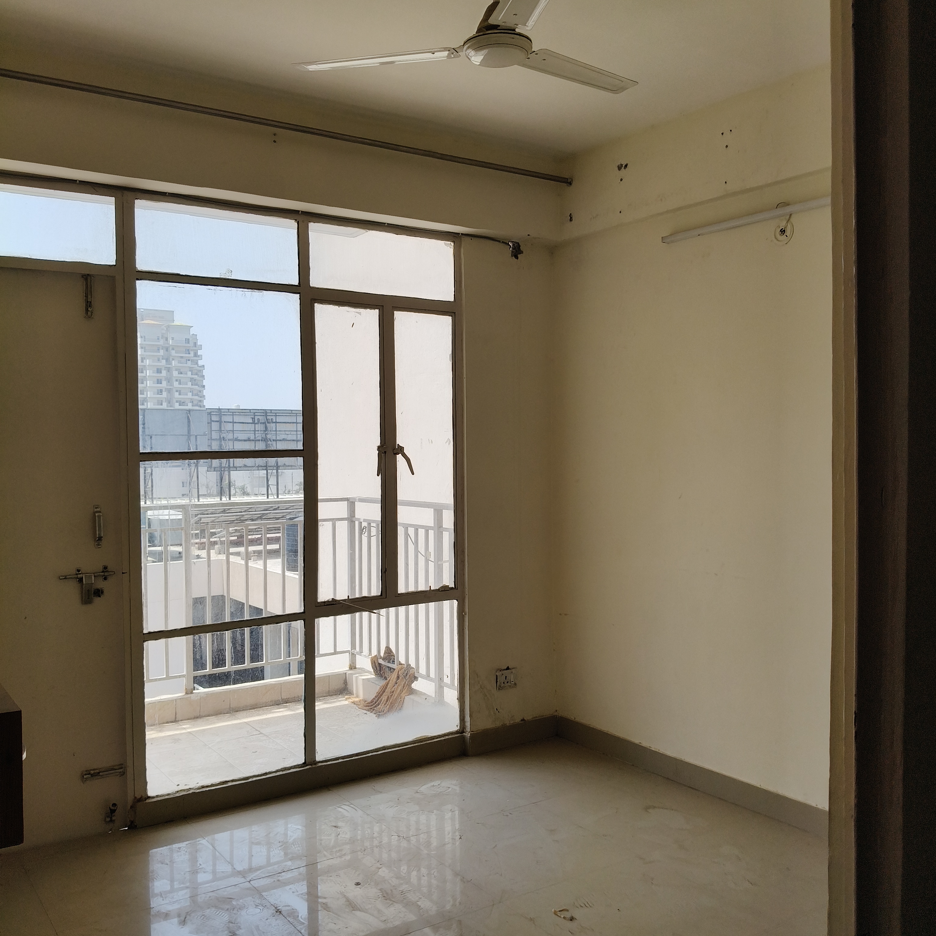 2 BHK Apartment For Rent in Suncity Avenue 102